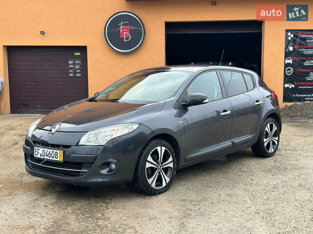 Сірий Рено Меган, об'ємом двигуна 1.5 л та пробігом 144 тис. км за 7999 $, фото 1 на Automoto.ua