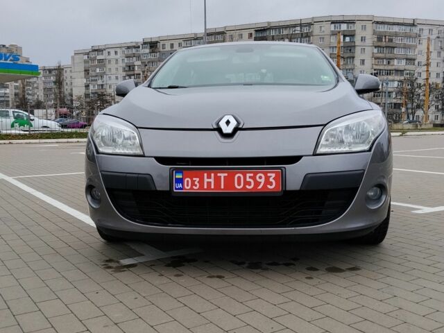 Серый Рено Меган, объемом двигателя 0 л и пробегом 230 тыс. км за 7100 $, фото 1 на Automoto.ua