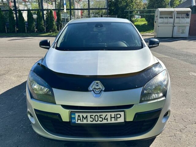Рено Меган 2011 у Запоріжжя на Automoto.ua Сірий Рено Меган, об'ємом двигуна 1.5 л та пробігом 290 тис. км за 5700 $, фото 1 на Automoto.ua