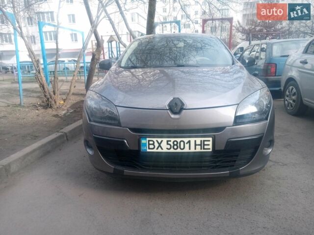 Сірий Рено Меган, об'ємом двигуна 1.5 л та пробігом 200 тис. км за 8100 $, фото 1 на Automoto.ua