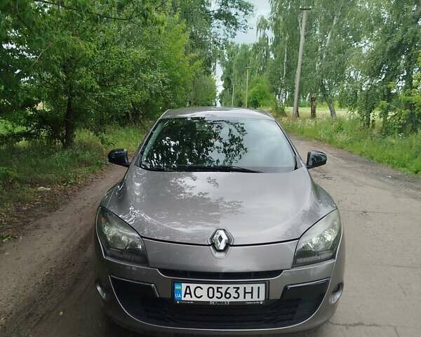 Серый Рено Меган, объемом двигателя 1.5 л и пробегом 274 тыс. км за 6500 $, фото 1 на Automoto.ua