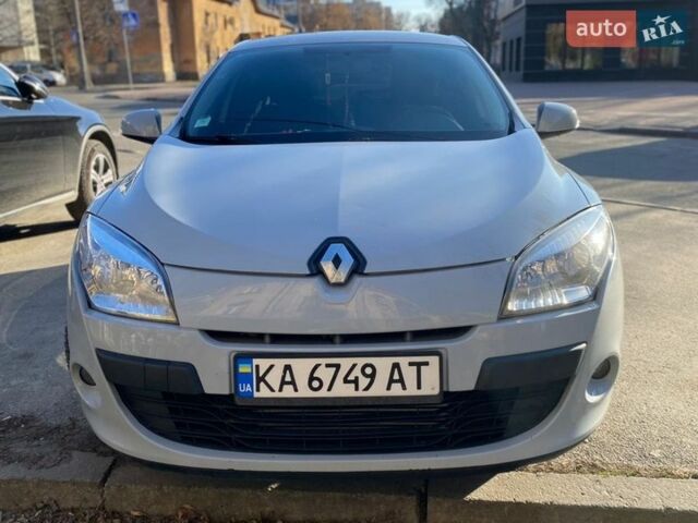 Серый Рено Меган, объемом двигателя 1.46 л и пробегом 185 тыс. км за 5500 $, фото 1 на Automoto.ua