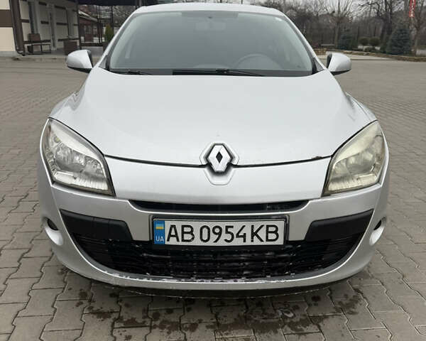 Серый Рено Меган, объемом двигателя 1.46 л и пробегом 299 тыс. км за 4000 $, фото 1 на Automoto.ua