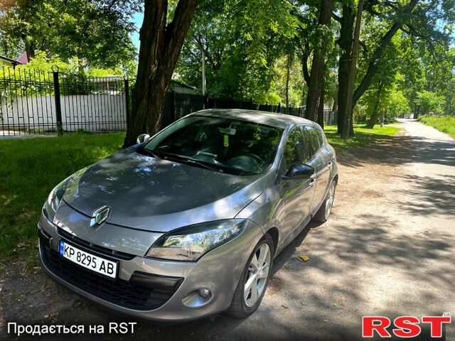 Сірий Рено Меган, об'ємом двигуна 1.5 л та пробігом 200 тис. км за 7200 $, фото 1 на Automoto.ua