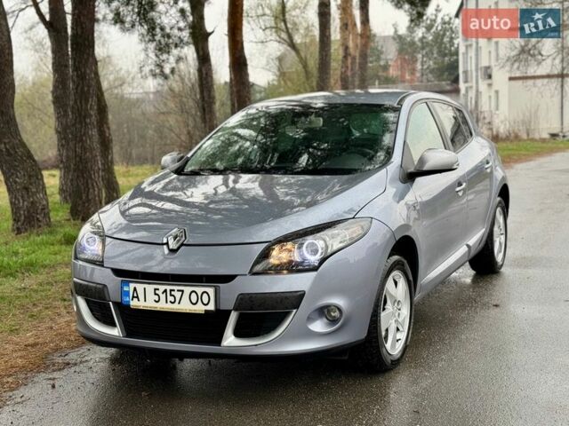 Серый Рено Меган, объемом двигателя 1.6 л и пробегом 221 тыс. км за 6700 $, фото 1 на Automoto.ua