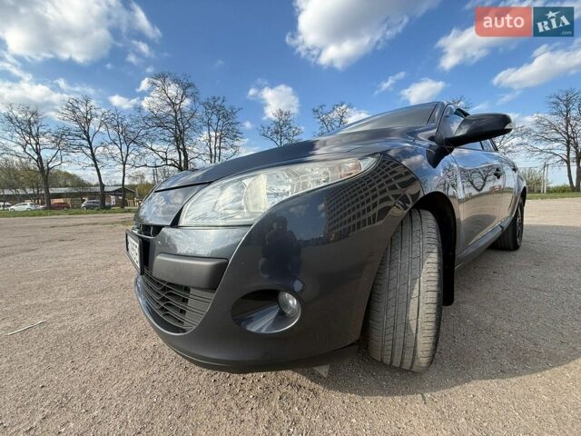Сірий Рено Меган, об'ємом двигуна 1.9 л та пробігом 246 тис. км за 6999 $, фото 1 на Automoto.ua