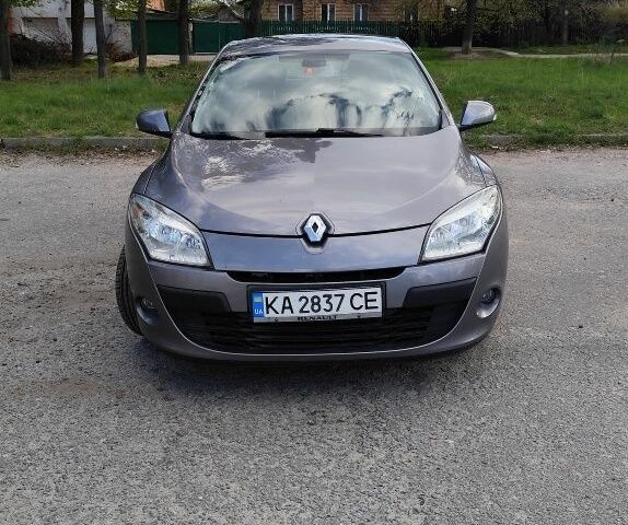 Сірий Рено Меган, об'ємом двигуна 2 л та пробігом 149 тис. км за 8003 $, фото 1 на Automoto.ua