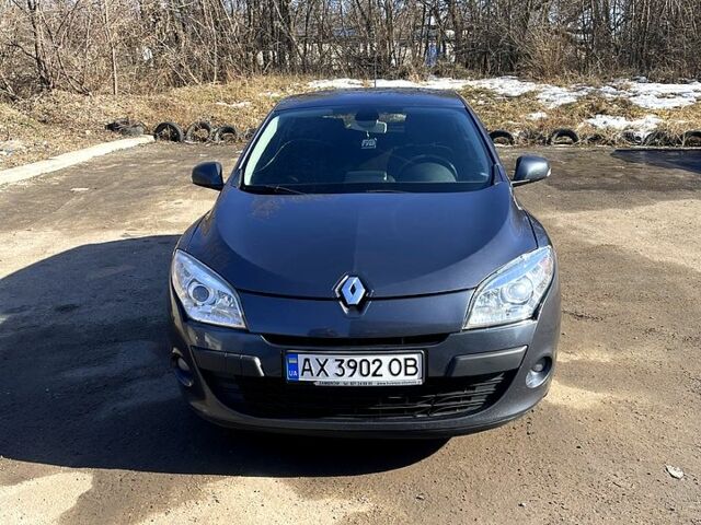 Сірий Рено Меган, об'ємом двигуна 1.5 л та пробігом 300 тис. км за 5800 $, фото 1 на Automoto.ua