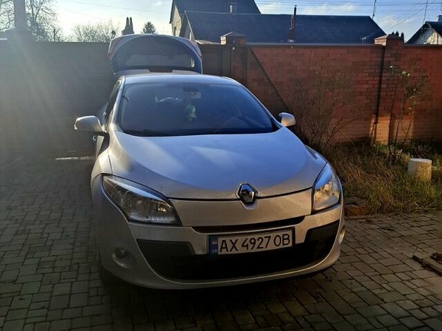 Серый Рено Меган, объемом двигателя 1.5 л и пробегом 29100 тыс. км за 6100 $, фото 1 на Automoto.ua