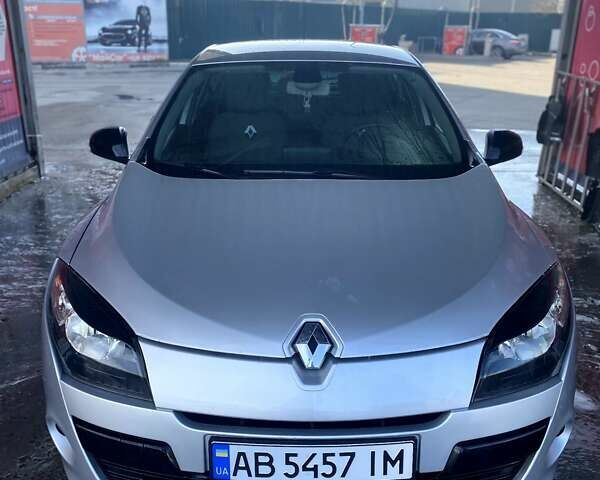 Сірий Рено Меган, об'ємом двигуна 1.46 л та пробігом 345 тис. км за 6200 $, фото 1 на Automoto.ua