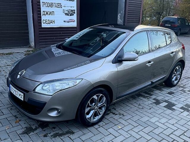 Серый Рено Меган, объемом двигателя 1.5 л и пробегом 255 тыс. км за 9050 $, фото 1 на Automoto.ua