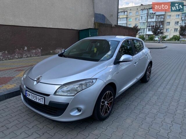 Сірий Рено Меган, об'ємом двигуна 1.46 л та пробігом 200 тис. км за 5400 $, фото 1 на Automoto.ua
