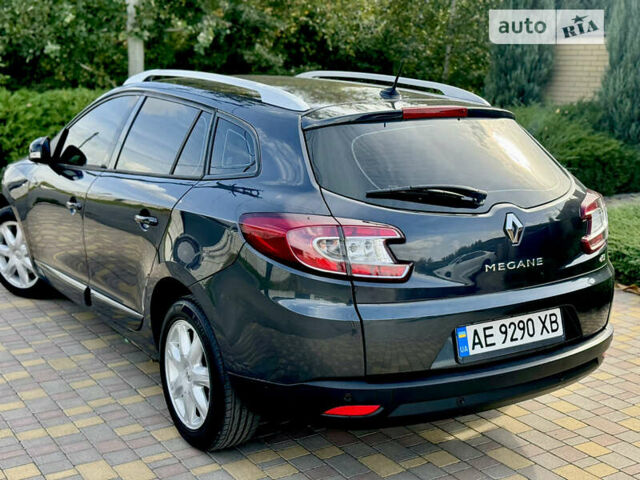 Серый Рено Меган, объемом двигателя 1.46 л и пробегом 202 тыс. км за 8700 $, фото 1 на Automoto.ua