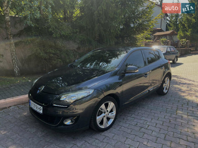 Рено Меган 2012 у Хмельницькому на Automoto.ua Сірий Рено Меган, об'ємом двигуна 1.5 л та пробігом 256 тис. км за 7500 $, фото 1 на Automoto.ua
