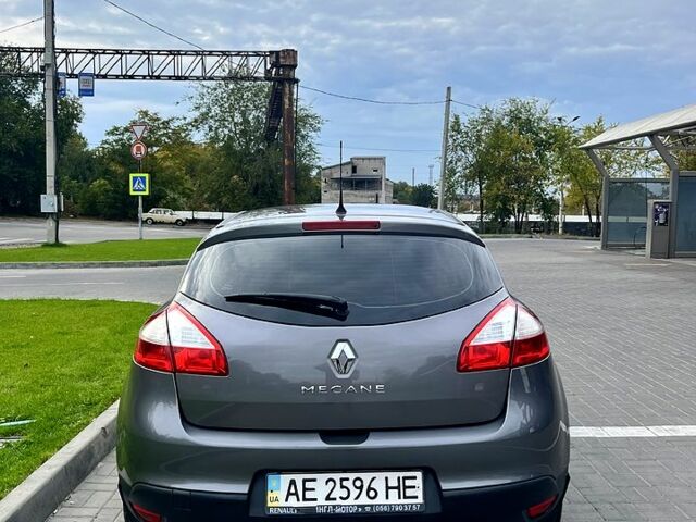 Сірий Рено Меган, об'ємом двигуна 1.6 л та пробігом 166 тис. км за 6600 $, фото 1 на Automoto.ua