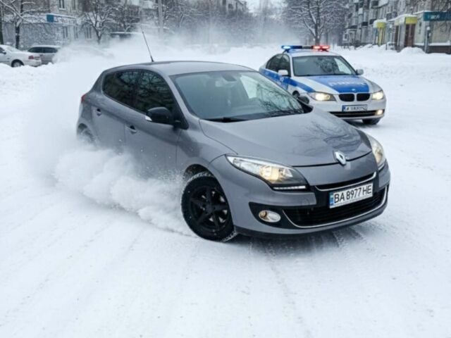 Сірий Рено Меган, об'ємом двигуна 1.4 л та пробігом 220 тис. км за 7800 $, фото 1 на Automoto.ua