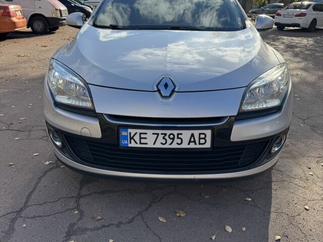 Рено Меган 2012 в Кривом Роге на Automoto.ua Серый Рено Меган, объемом двигателя 1.5 л и пробегом 289 тыс. км за 7500 $, фото 1 на Automoto.ua