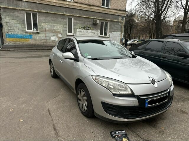 Серый Рено Меган, объемом двигателя 1.6 л и пробегом 257 тыс. км за 5900 $, фото 1 на Automoto.ua