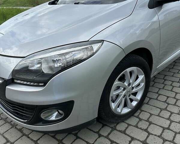 Сірий Рено Меган, об'ємом двигуна 1.46 л та пробігом 227 тис. км за 7200 $, фото 1 на Automoto.ua