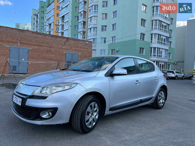 Сірий Рено Меган, об'ємом двигуна 1.46 л та пробігом 230 тис. км за 5500 $, фото 1 на Automoto.ua