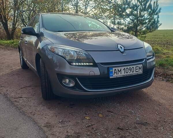Сірий Рено Меган, об'ємом двигуна 1.5 л та пробігом 259 тис. км за 8500 $, фото 1 на Automoto.ua