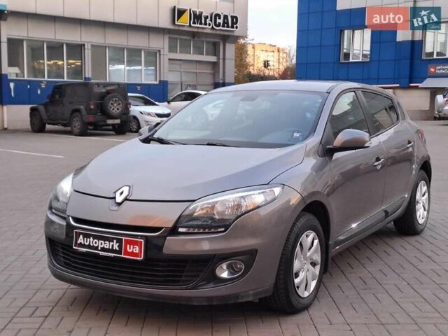 Рено Меган 2013 в Одессе на Automoto.ua Серый Рено Меган, объемом двигателя 1.6 л и пробегом 52 тыс. км за 8990 $, фото 1 на Automoto.ua