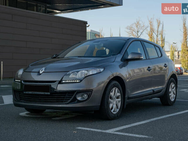 Серый Рено Меган, объемом двигателя 1.46 л и пробегом 113 тыс. км за 8500 $, фото 1 на Automoto.ua