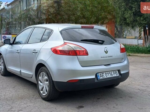 Сірий Рено Меган, об'ємом двигуна 1.5 л та пробігом 330 тис. км за 8000 $, фото 1 на Automoto.ua