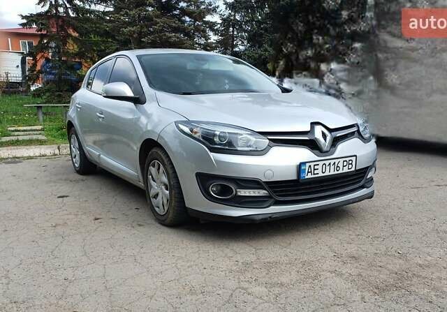 Сірий Рено Меган, об'ємом двигуна 1.5 л та пробігом 330 тис. км за 8000 $, фото 1 на Automoto.ua