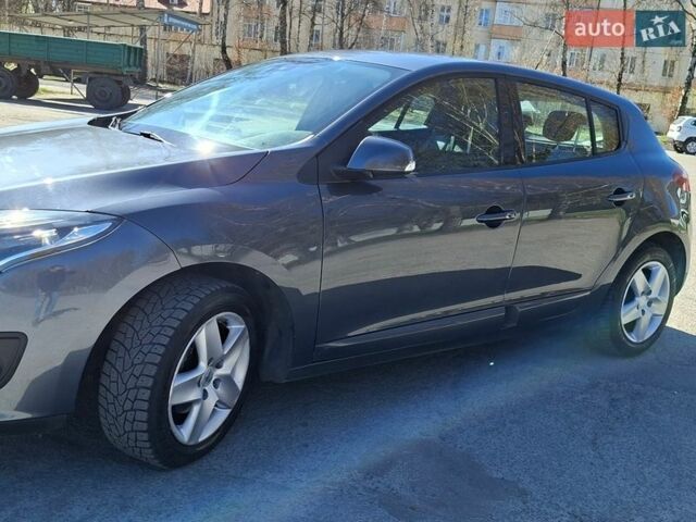 Серый Рено Меган, объемом двигателя 1.46 л и пробегом 225 тыс. км за 9200 $, фото 1 на Automoto.ua