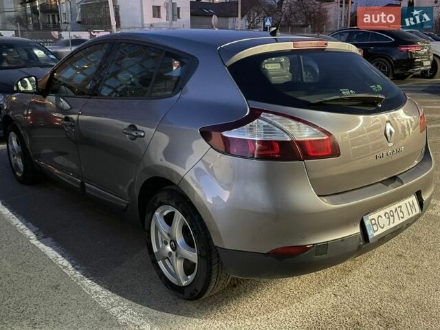 Сірий Рено Меган, об'ємом двигуна 1.46 л та пробігом 296 тис. км за 8950 $, фото 1 на Automoto.ua