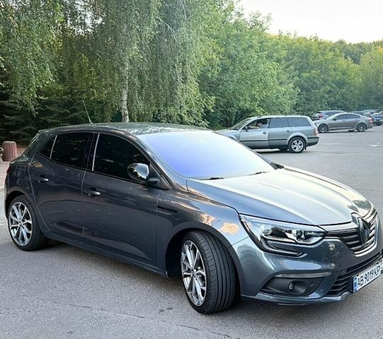 Сірий Рено Меган, об'ємом двигуна 0 л та пробігом 250 тис. км за 12350 $, фото 1 на Automoto.ua