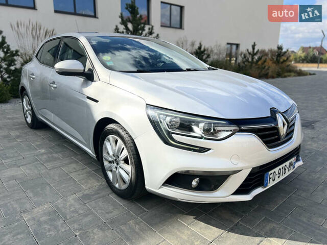 Рено Меган 2020 в Луцке на Automoto.ua Серый Рено Меган, объемом двигателя 1.46 л и пробегом 165 тыс. км за 14200 $, фото 1 на Automoto.ua