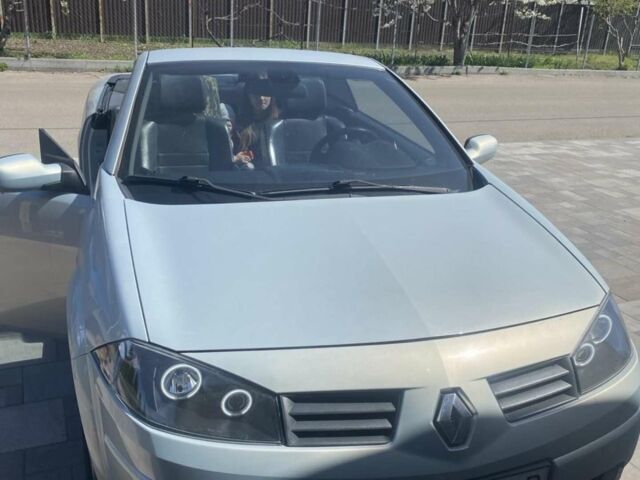 Сірий Рено Меган, об'ємом двигуна 2 л та пробігом 220 тис. км за 5200 $, фото 1 на Automoto.ua