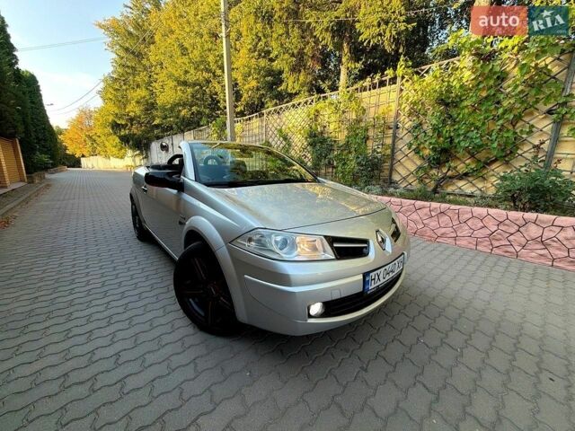 Сірий Рено Меган, об'ємом двигуна 2 л та пробігом 140 тис. км за 6900 $, фото 1 на Automoto.ua