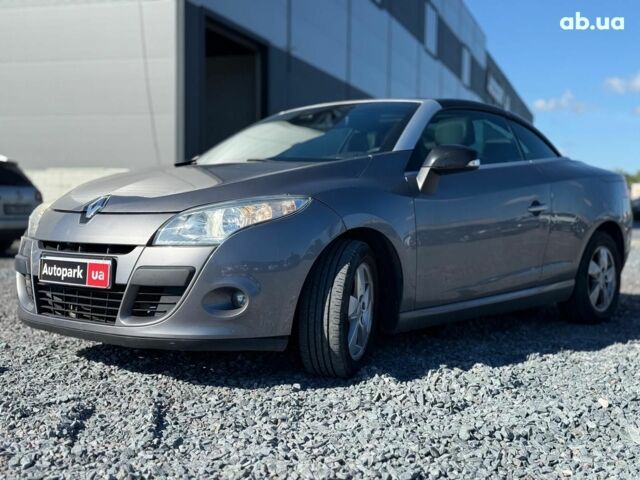 Серый Рено Меган, объемом двигателя 2 л и пробегом 215 тыс. км за 8690 $, фото 1 на Automoto.ua