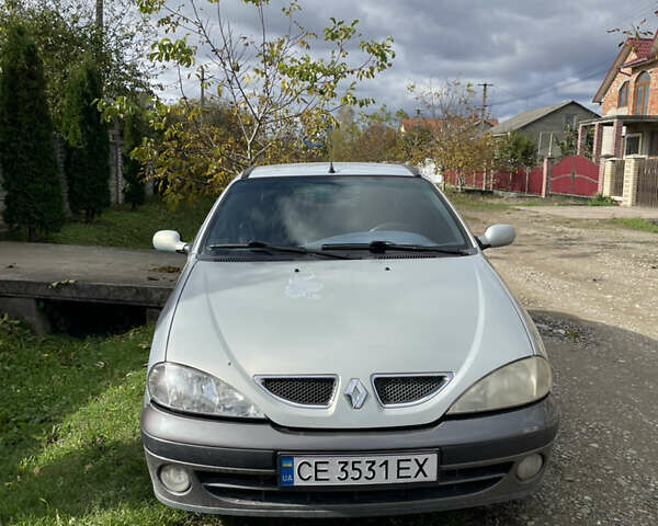 Рено Меган 2002 в Черновцах на Automoto.ua Серый Рено Меган, объемом двигателя 1.6 л и пробегом 205 тыс. км за 2102 $, фото 1 на Automoto.ua