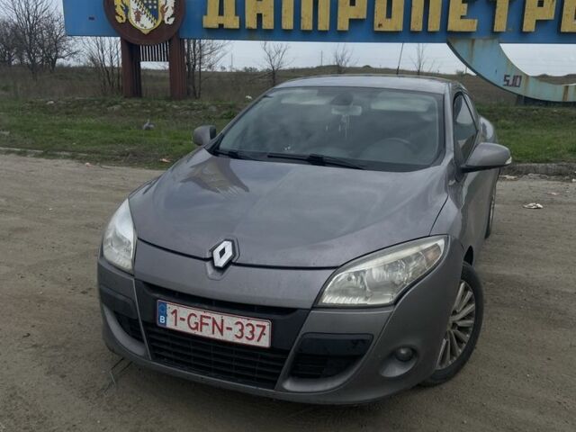 Серый Рено Меган, объемом двигателя 1.5 л и пробегом 347 тыс. км за 2800 $, фото 1 на Automoto.ua