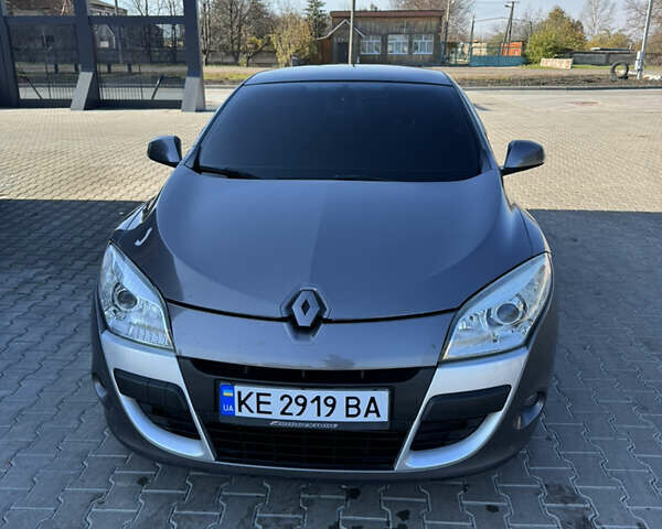 Серый Рено Меган, объемом двигателя 1.5 л и пробегом 290 тыс. км за 6800 $, фото 1 на Automoto.ua