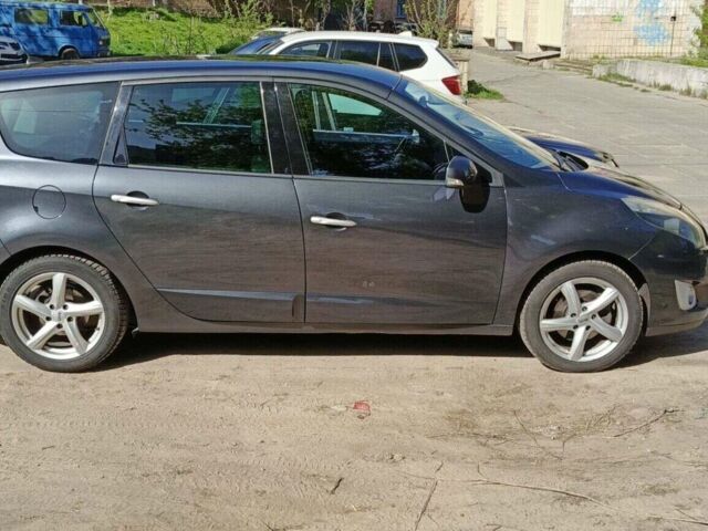 Сірий Рено Меган, об'ємом двигуна 1.6 л та пробігом 268 тис. км за 8300 $, фото 1 на Automoto.ua