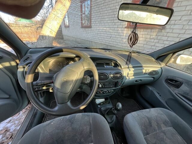 Серый Рено Меган, объемом двигателя 1.6 л и пробегом 2 тыс. км за 500 $, фото 1 на Automoto.ua