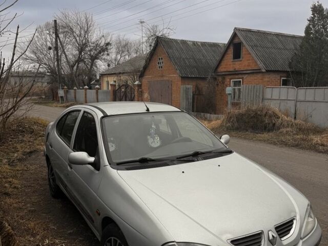 Серый Рено Меган, объемом двигателя 1.6 л и пробегом 263 тыс. км за 2000 $, фото 1 на Automoto.ua