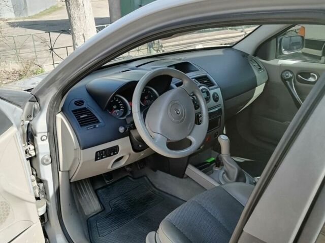Сірий Рено Меган, об'ємом двигуна 1.6 л та пробігом 230 тис. км за 4500 $, фото 1 на Automoto.ua