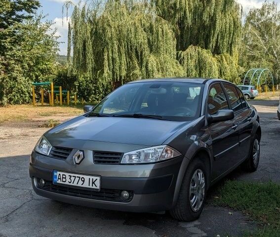 Сірий Рено Меган, об'ємом двигуна 1.6 л та пробігом 270 тис. км за 4016 $, фото 1 на Automoto.ua