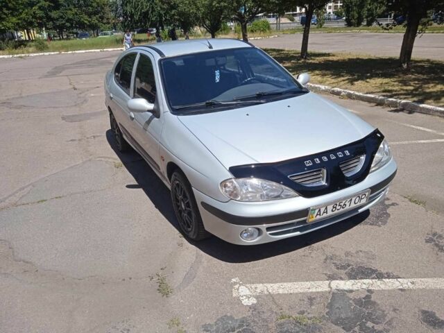 Серый Рено Меган, объемом двигателя 1.6 л и пробегом 322 тыс. км за 3500 $, фото 1 на Automoto.ua