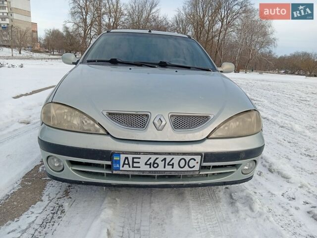 Серый Рено Меган, объемом двигателя 1.4 л и пробегом 165 тыс. км за 2099 $, фото 1 на Automoto.ua