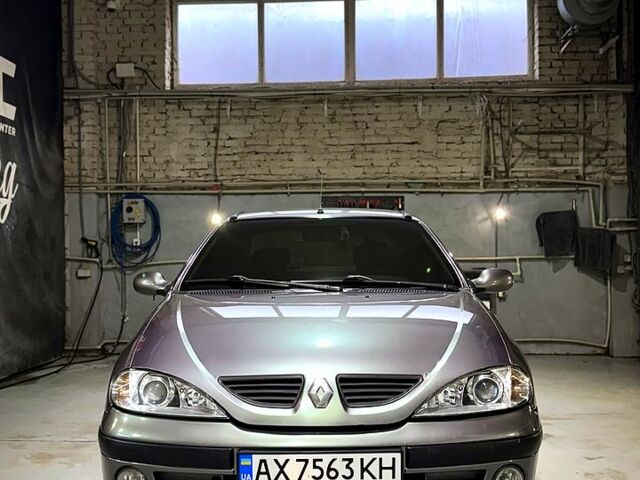 Сірий Рено Меган, об'ємом двигуна 1.4 л та пробігом 250 тис. км за 2800 $, фото 1 на Automoto.ua