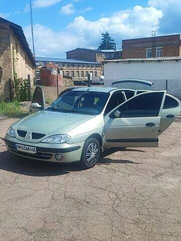 Рено Меган 2003 в Коростене на Automoto.ua Серый Рено Меган, объемом двигателя 1.39 л и пробегом 303 тыс. км за 3200 $, фото 1 на Automoto.ua