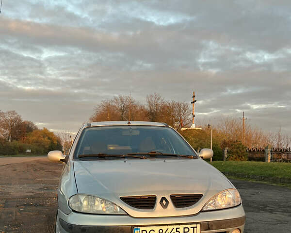 Серый Рено Меган, объемом двигателя 1.4 л и пробегом 280 тыс. км за 2400 $, фото 1 на Automoto.ua