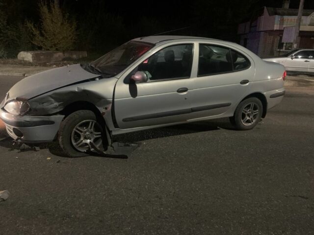 Сірий Рено Меган, об'ємом двигуна 1.4 л та пробігом 290 тис. км за 1500 $, фото 1 на Automoto.ua